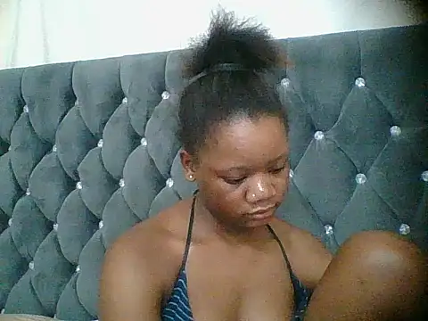 HotJeylee online show from 12-21-25, 09:44