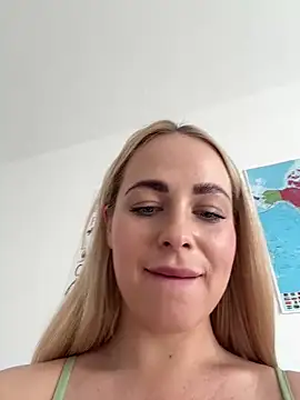 streetdoll online show from 03-09-25, 09:13