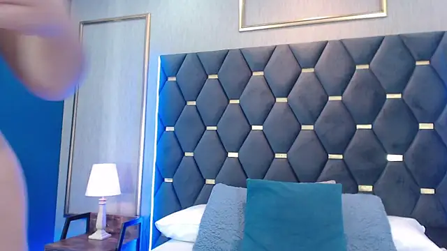 ThaniaJones online show from 12-03-25, 12:03