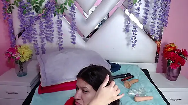 Snapshot of Perla_Skinnyy chatting on 12-20-24, 03:14 Perla Skinnyy online show from 12-20-24, 03:14