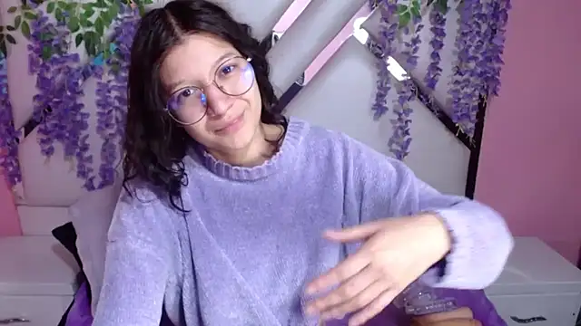 Snapshot of Perla_Skinnyy chatting on 12-21-24, 03:25 Perla Skinnyy online show from 12-21-24, 03:25