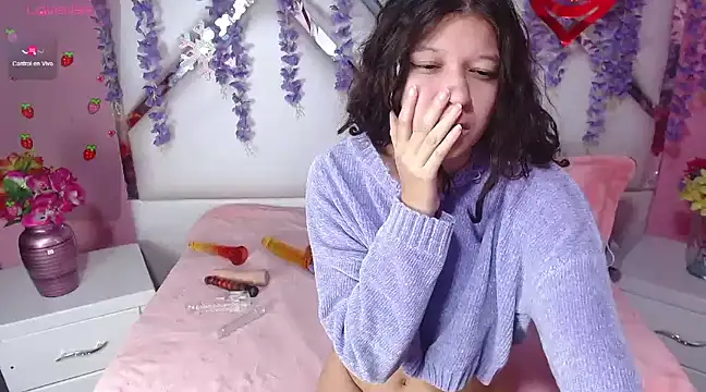 Snapshot of Perla_Skinnyy chatting on 02-22-25, 05:44 Perla Skinnyy online show from 02-22-25, 05:44