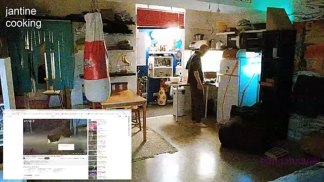 Snapshot of BongChannel chatting on 01-01-25, 12:53 BongChannel online show from 01-01-25, 12:53