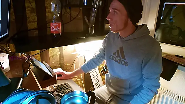 Snapshot of BongChannel chatting on 01-02-25, 05:46 BongChannel online show from 01-02-25, 05:46