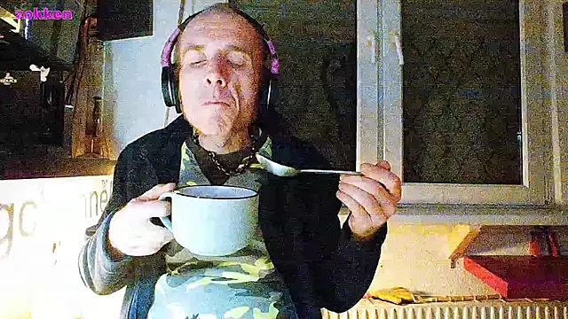 Snapshot of BongChannel chatting on 01-26-25, 09:40 BongChannel online show from 01-26-25, 09:40