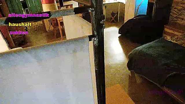 Snapshot of BongChannel chatting on 01-29-25, 10:11 BongChannel online show from 01-29-25, 10:11