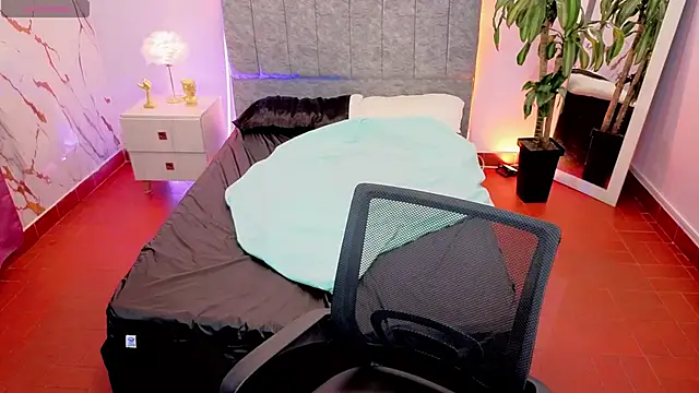 Lana stone  online show from 03-17-26, 03:22