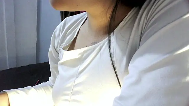 linzeysmith4 online show from 05-30-26, 07:49