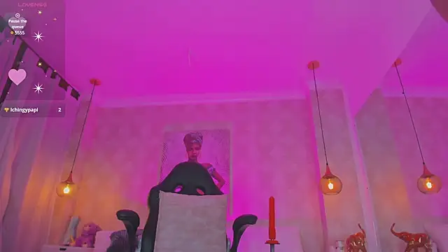 Shantall   online show from 03-07-25, 02:01