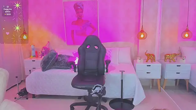 Shantall   online show from 03-21-25, 11:01