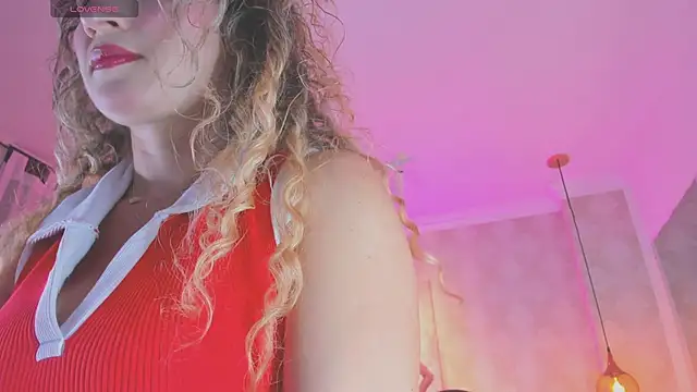 Snapshot of Shantall__ chatting on 05-05-26, 11:07 Shantall online show from 05-05-26, 11:07