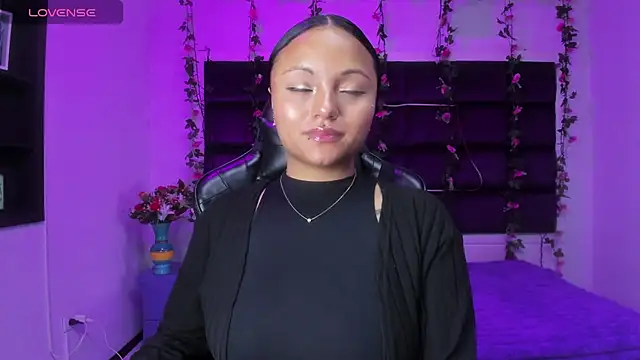 sweelanna   online show from 03-31-26, 12:45