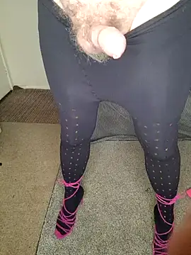 Snapshot of ellie-tv chatting on 10-20-25, 08:48 ellie-tv online show from 10-20-25, 08:48