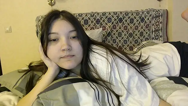 Snapshot of AlisaDevis chatting on 12-15-24, 11:12 AlisaDevis online show from 12-15-24, 11:12