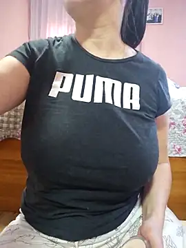 Snapshot of KristenVega chatting on 02-14-26, 07:38 KristenVega online show from 02-14-26, 07:38