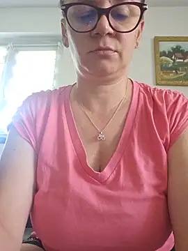 Snapshot of KristenVega chatting on 06-19-26, 07:56 KristenVega online show from 06-19-26, 07:56