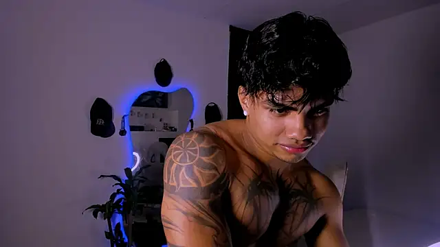 Young laroi online show from 01-18-25, 07:38