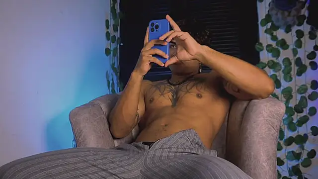 Young laroi online show from 03-10-25, 01:34