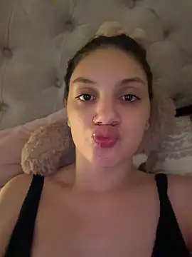 Snapshot of EmilyS__ chatting on 05-30-26, 04:53 EmilyS online show from 05-30-26, 04:53