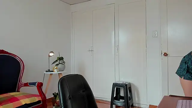 cuddlingbunny online show from 12-12-24, 01:39