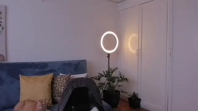 cuddlingbunny online show from 03-19-26, 06:01