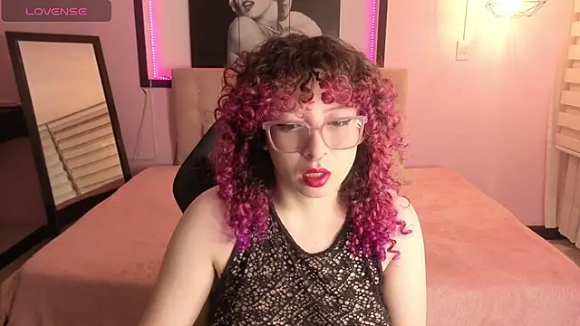Snapshot of _Androm3da_ chatting on 07-19-26, 12:31 Androm3da online show from 07-19-26, 12:31