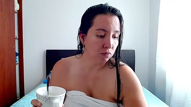 emely sexx20 online show from 10-22-25, 03:23