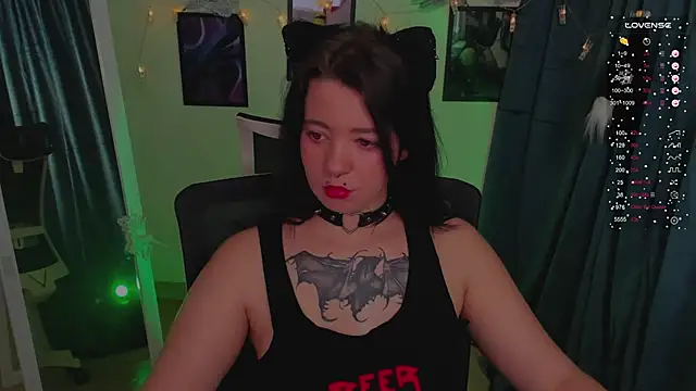 Snapshot of Sam_Mystery chatting on 12-18-24, 04:39 Sam Mystery online show from 12-18-24, 04:39