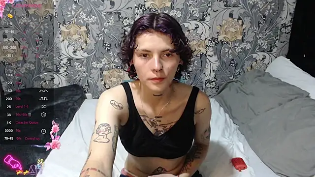 Snapshot of pretty_cristal69 chatting on 06-19-26, 01:10 pretty cristal69 online show from 06-19-26, 01:10