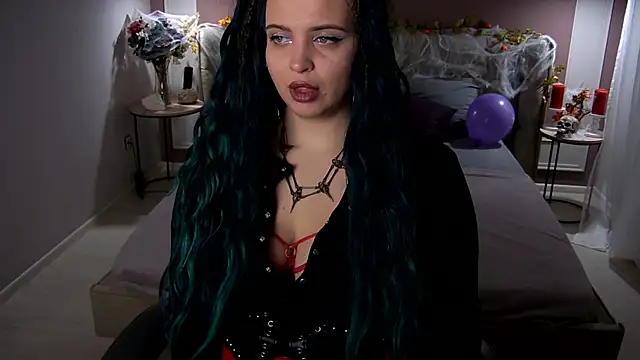 Miss Maya Mils online show from 10-28-25, 01:09