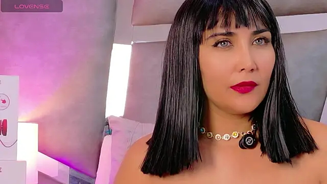 Evangeline Taylorr online show from 12-04-25, 01:15