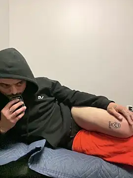JustTylerr online show from 06-04-26, 05:46