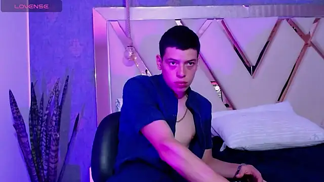 Dominate Alison online show from 04-09-26, 01:05