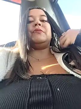 Snapshot of Cristal__04 chatting on 05-07-26, 01:27 Cristal 04 online show from 05-07-26, 01:27