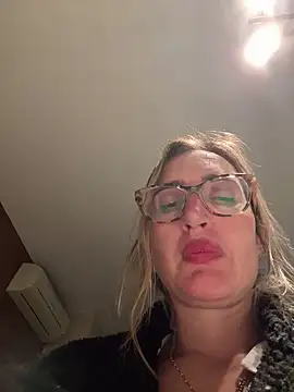 casalinga88 online show from 03-01-25, 01:43