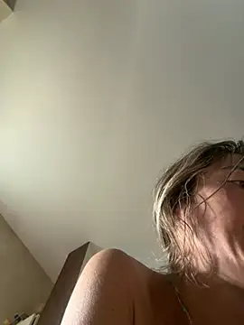 Snapshot of casalinga88 chatting on 06-17-26, 05:54 casalinga88 online show from 06-17-26, 05:54