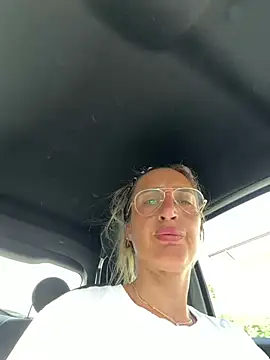 Snapshot of casalinga88 chatting on 06-21-26, 03:58 casalinga88 online show from 06-21-26, 03:58