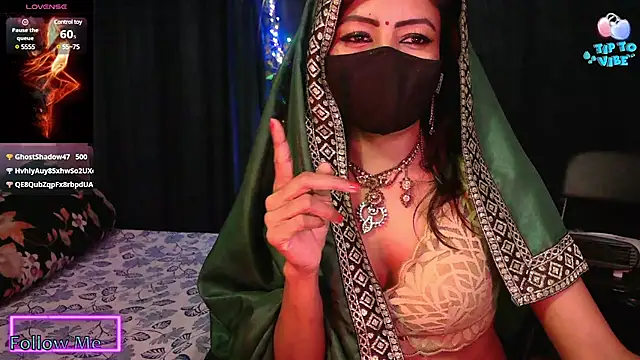 Snapshot of Aashiya- chatting on 02-21-25, 02:17 Aashiya- online show from 02-21-25, 02:17