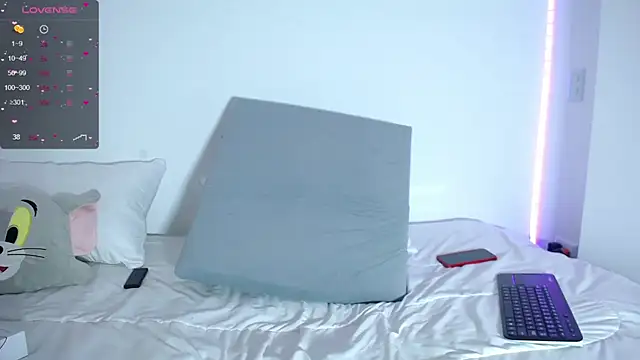 megan bluee23 online show from 12-04-24, 01:42