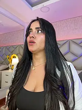 Brenda Garcia online show from 11-11-25, 08:31