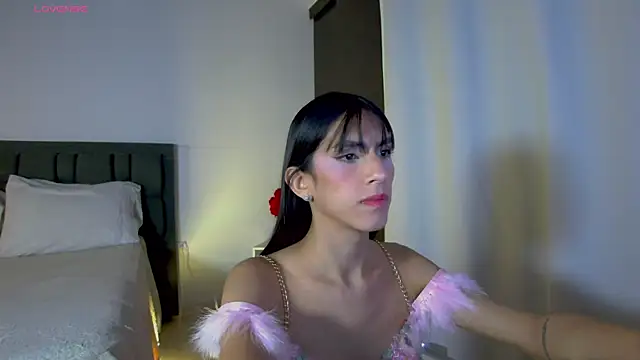 Snapshot of AlanaSofiia chatting on 07-30-26, 04:06 AlanaSofiia online show from 07-30-26, 04:06