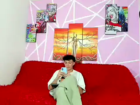 oliverhot2005 online show from 01-16-25, 08:46