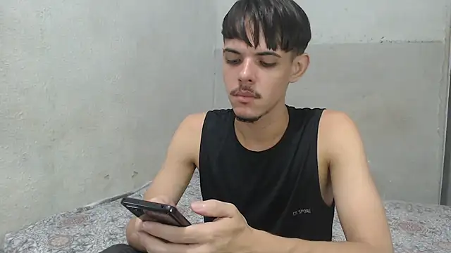 Snapshot of MicaelRian69 chatting on 05-20-26, 01:23 MicaelRian69 online show from 05-20-26, 01:23