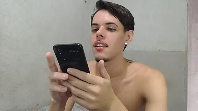 Snapshot of MicaelRian69 chatting on 06-28-26, 05:41 MicaelRian69 online show from 06-28-26, 05:41