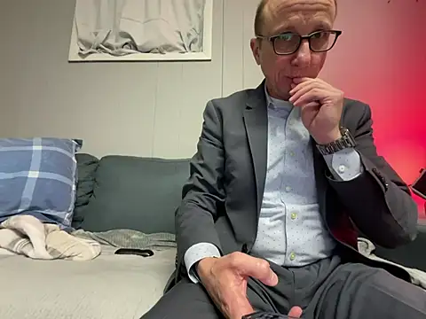 mouser21212 online show from 02-18-25, 07:10