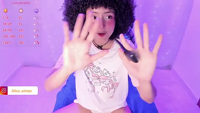 Alice winter  online show from 03-17-25, 10:17