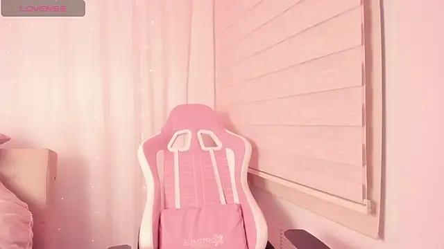 Alice winter  online show from 04-14-26, 06:03