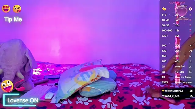 Snapshot of michelle_explosive chatting on 12-24-24, 12:11 michelle explosive online show from 12-24-24, 12:11