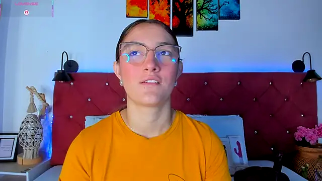 Ruth harvey  online show from 10-22-25, 01:00