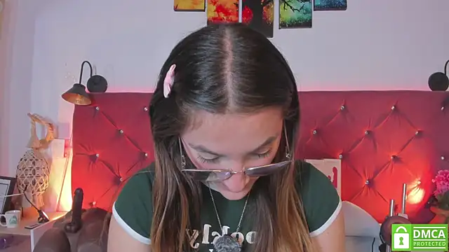 Ruth harvey  online show from 04-06-26, 01:45